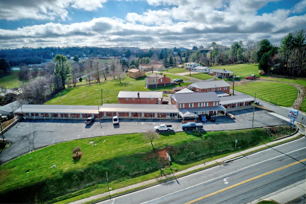Knob Hill Motor Lodge ฮิลส์วิลล์ ภายนอก รูปภาพ